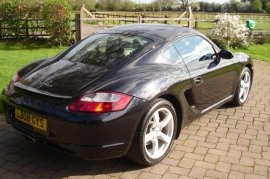 Porsche Cayman 2.7