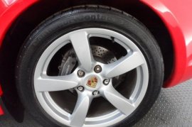 Porsche Cayman 2.7