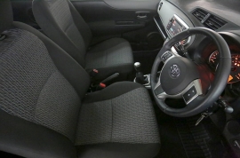  Toyota Yaris 1.0 Icon