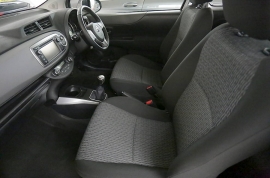  Toyota Yaris 1.0 Icon