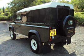 Land Rover Defender 2.4