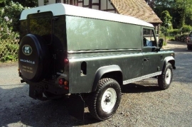 Land Rover Defender 2.4