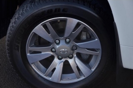 Toyota LAND CRUISER 5-DR 3.0 D-4D 4X4 Invincible