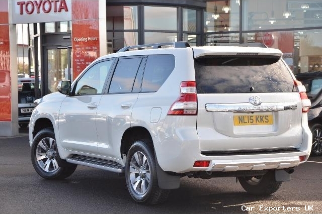 Toyota LAND CRUISER 5-DR 3.0 D-4D 4X4 Invincible