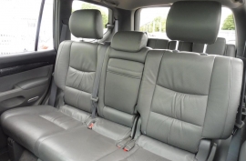 Toyota Landcruiser 3.0 INVINCIBLE 5dr