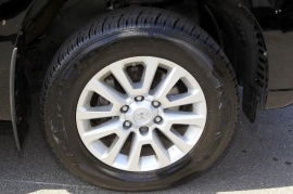 Toyota LAND CRUISER 5-DR 3.0 D-4D 4X4 Icon