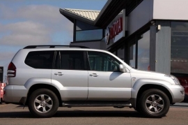 Toyota LAND CRUISER 5-DR 3.0 D-4D Invincible