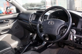 Toyota LAND CRUISER 5-DR 3.0 D-4D Invincible