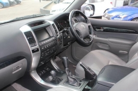 Toyota LAND CRUISER 5-DR 3.0 D-4D Invincible