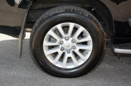 Toyota LAND CRUISER 5-DR 3.0 D-4D 4X4