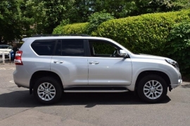 Toyota LAND CRUISER 5-DR 3.0 D-4D 4X4