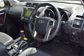 Toyota LAND CRUISER 5-DR 3.0 D-4D 4X4