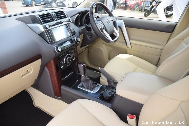 Toyota LAND CRUISER 5-DR 3.0 D-4D 4X4