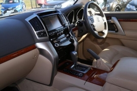 Toyota LAND CRUISER 5-DR 4.5 D-4D