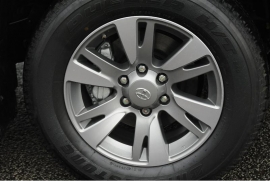 oyota Land Cruiser 3.0 D-4D 4X4 Invincible