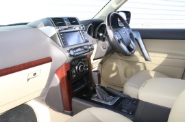 Toyota Land Cruiser D-4D INVINCIBLE 2.8