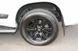 Toyota LAND CRUISER 5-DR 2.8 D-4D 4X4