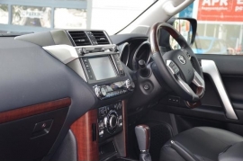 Toyota LAND CRUISER 5-DR 2.8 D-4D 4X4