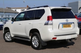 Toyota LAND CRUISER 5-DR 3.0 D-4D LC5