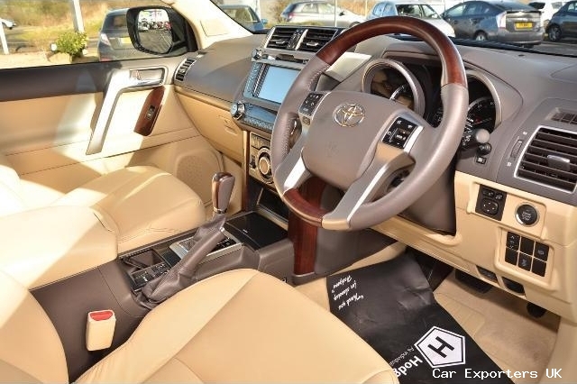 Toyota LAND CRUISER 5-DR 3.0 D-4D 4X4