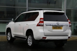 Toyota LAND CRUISER 5-DR 3.0 D-4D 4X4