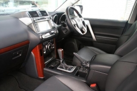 Toyota LAND CRUISER 5-DR 3.0 D-4D 4X4