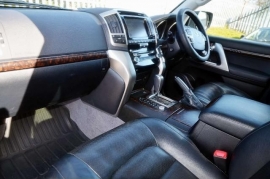 Toyota LAND CRUISER V8 5-DR 4.5 D-4D 4X4