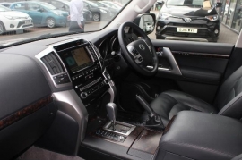 Toyota LAND CRUISER V8 5-DR 4.5 D-4D 4X4