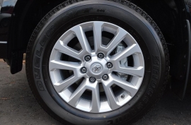 Toyota Land Cruiser INVINCIBLE 2.8D Auto 5Dr DEMON