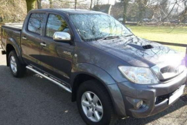 Toyota Hilux INVINCIBLE 3.0 D4-D MANUAL DOUBLECAB
