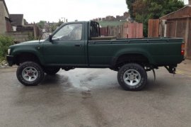 Toyota Hilux Double Cab Pick Up 2.5