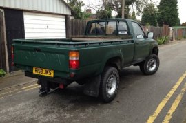 Toyota Hilux Double Cab Pick Up 2.5