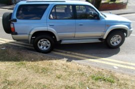 Toyota Hilux Double Cab Pick Up 2.5