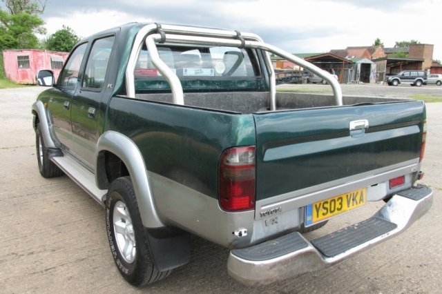 Toyota Hilux Double Cab Pick Up 2.5