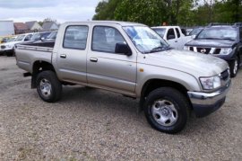 Toyota Hilux Double Cab Pick Up 2.5