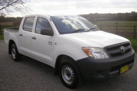 Toyota Hilux Double Cab Pick Up 2.5