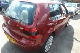 Volkswagen Golf 1.8