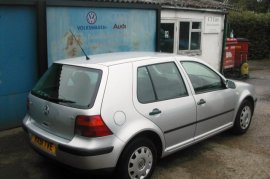 Volkswagen Golf 1.8