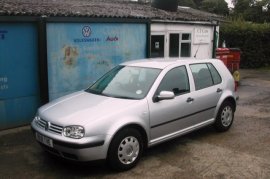 Volkswagen Golf 1.8
