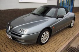 Alfa Romeo Spider 2.0