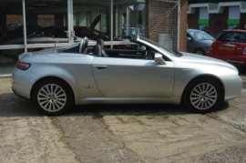 Alfa Romeo Spider 3.2