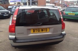 Volvo V70 2.4