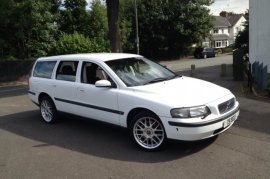 Volvo V70 2.3
