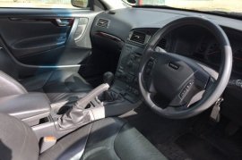 Volvo V70 2.4