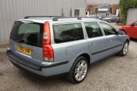 Volvo V70 2.3