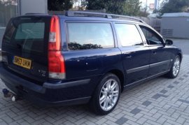 Volvo V70 2.3