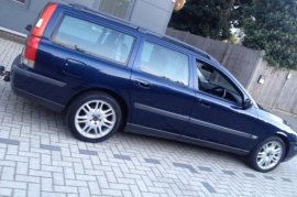 Volvo V70 2.3