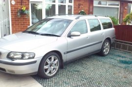 Volvo V70 2.4