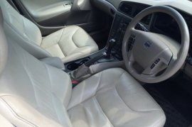 Volvo V70 2.4