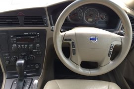 Volvo V70 2.4
